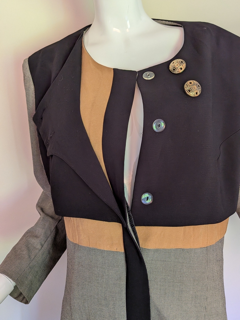 Elegant Taupe Maxi Dress-Skirt with Black Bodice and Gold Accent - Picture 6 of 9
